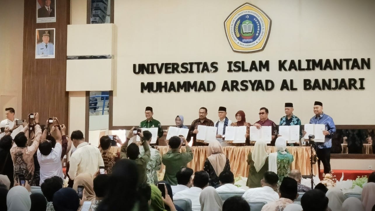 Foto bersama usai penandatangaan MoU (Foto:Humas)