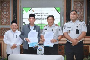 Foto bersama usai penandatangan PKS (Foto:Humas/Jamal Ripani) Foto bersama usai penandatangan PKS (Foto:Humas/Jamal Ripani)