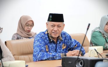 Karo AAKK UIN Antasari Dr. H. RIdwansyah, M.Si. saat menghadiri Rakor (Foto:Humas/Rahmi Hartati)