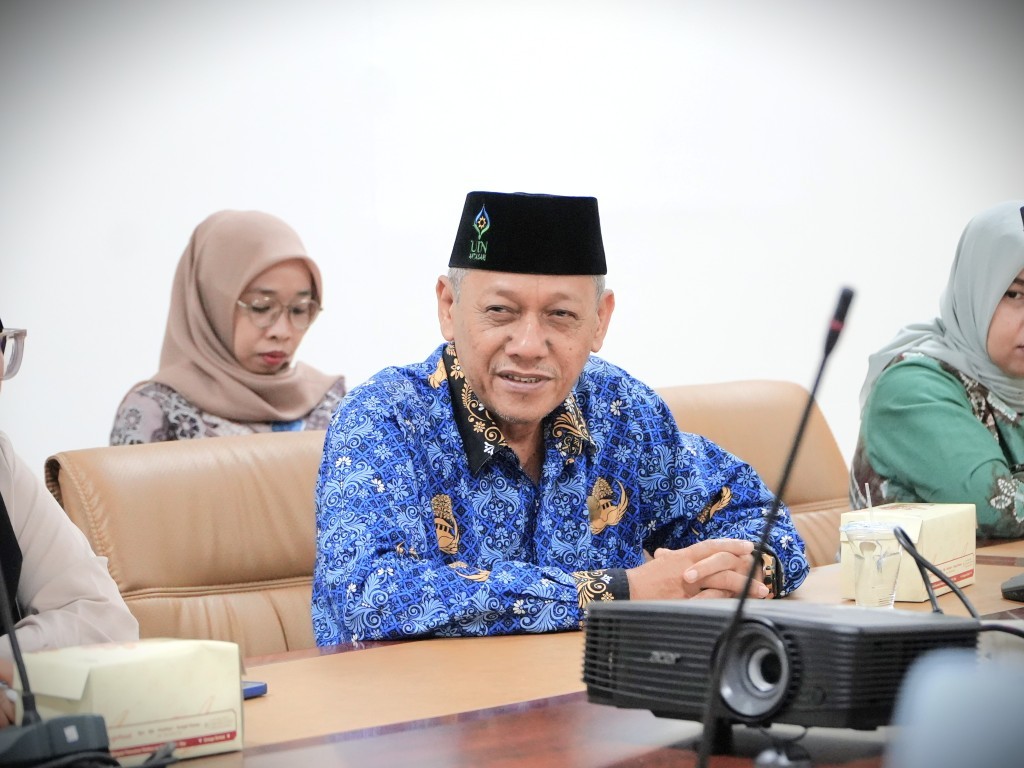 Karo AAKK UIN Antasari Dr. H. RIdwansyah, M.Si. saat menghadiri Rakor (Foto:Humas/Rahmi Hartati)