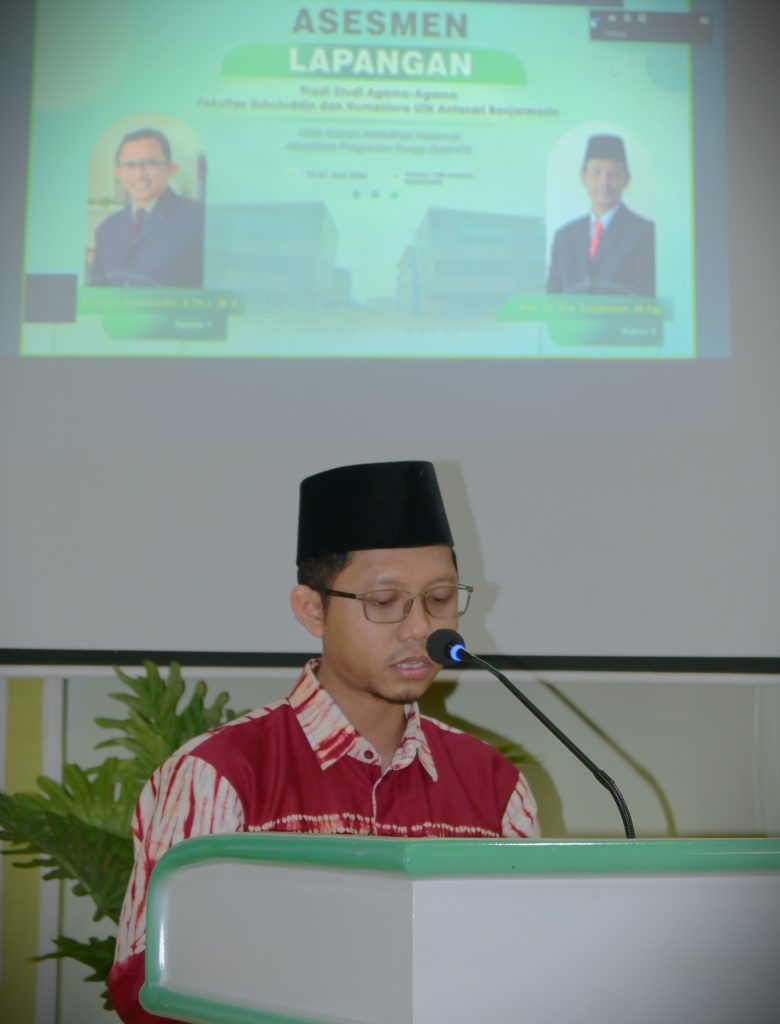 M. Rais Nasruddin, M.Ag. saat memimpin pembacaan doa (Foto:Humas)