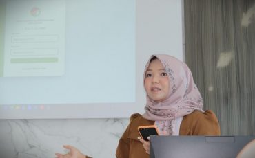 Nina Maulina Noor Fajriah, S.Kom. saat menjadi pemateri Uji Coba (Foto:Humass)