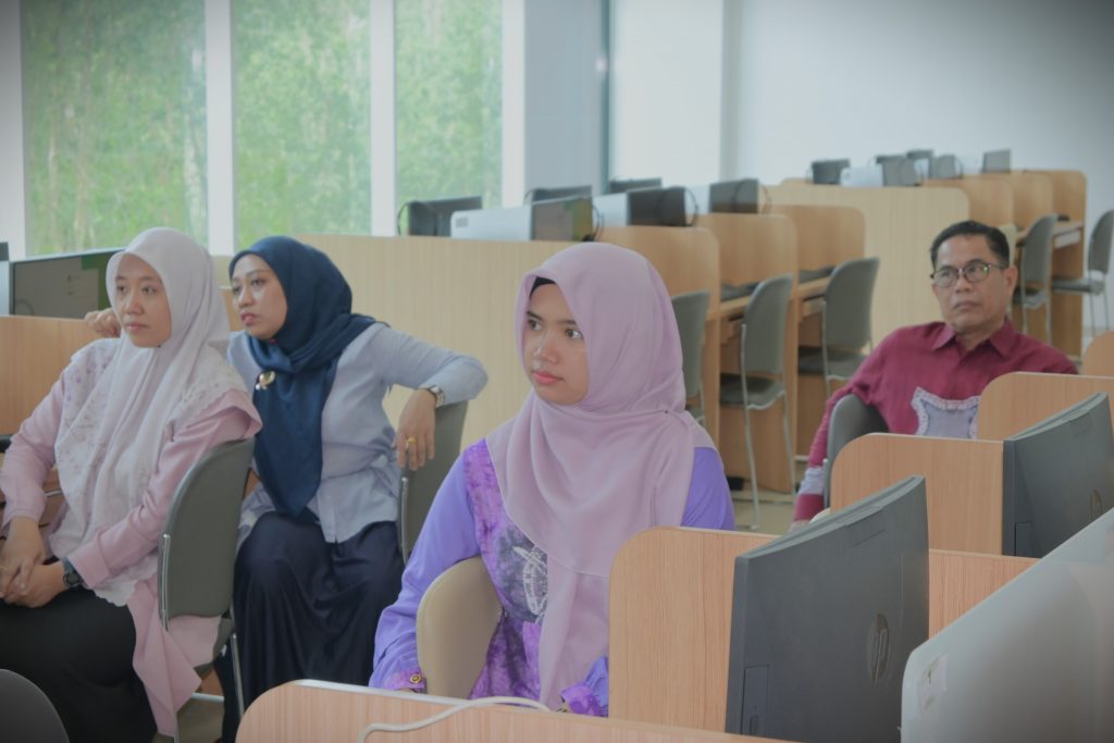 Para peserta saat serius mengikuti Uji Coba (Foto:Humas)