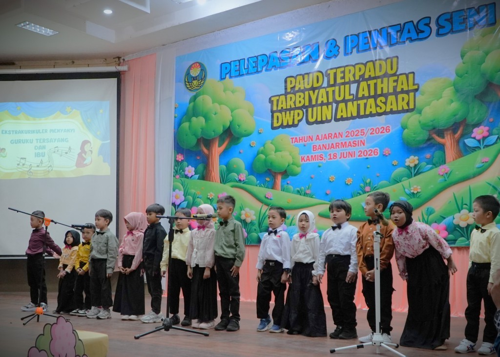 Penampilan pentas seni.