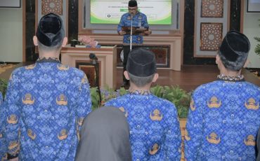 Proses pelantikan (Foto:Humas/Jamal Ripani)