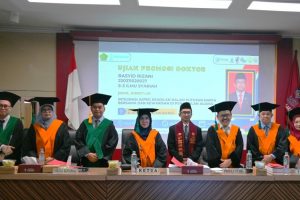 Rasyid Rizani usai dianugerahi gelar doktor (Foto:Humas/Jamal Ripani)