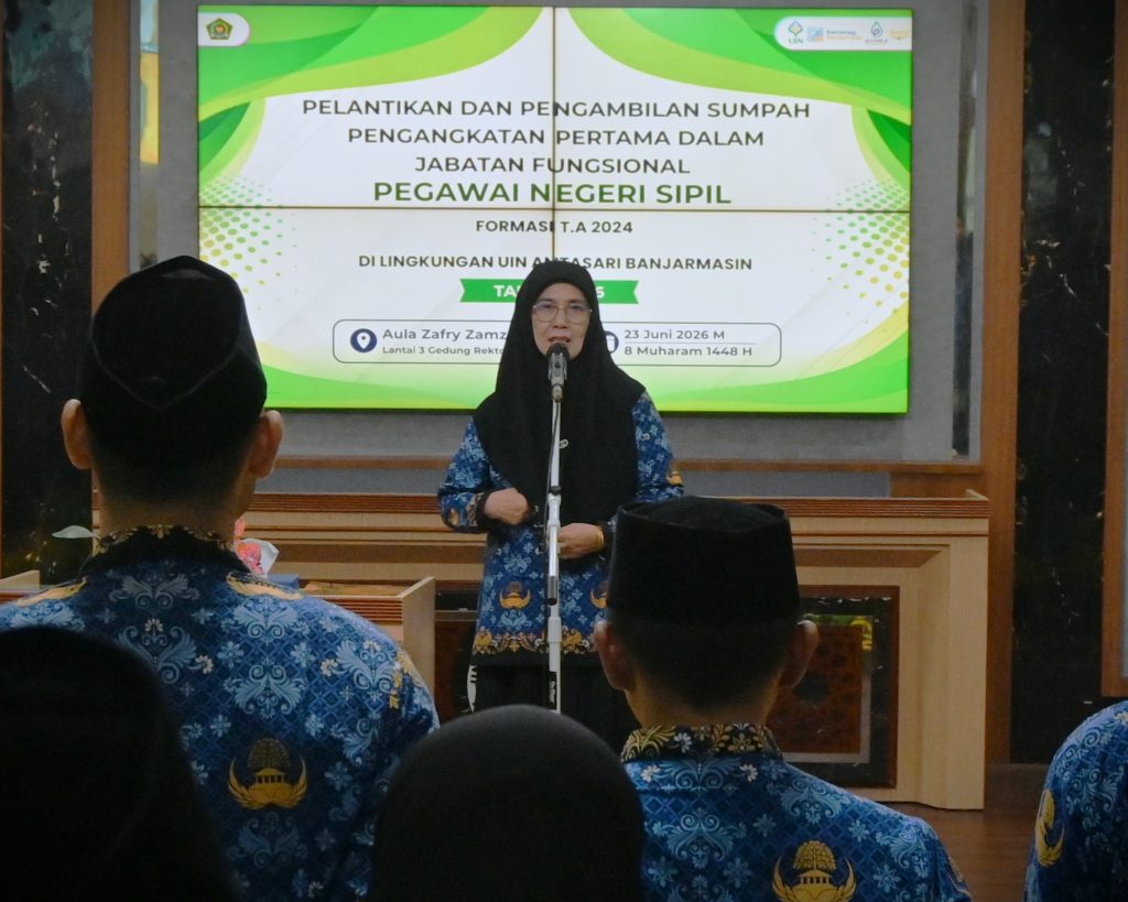 Rektor Prof. Dr. Hj. Nida Mufidah, M.Pd. saat memberikan arahan (Foto:Humas/Jamal Ripani)