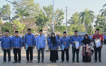 Foto bersama usai penyerahan SK (Foto:Humas/Jamal Ripani)