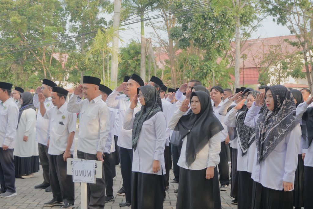 Barisan pegawai.