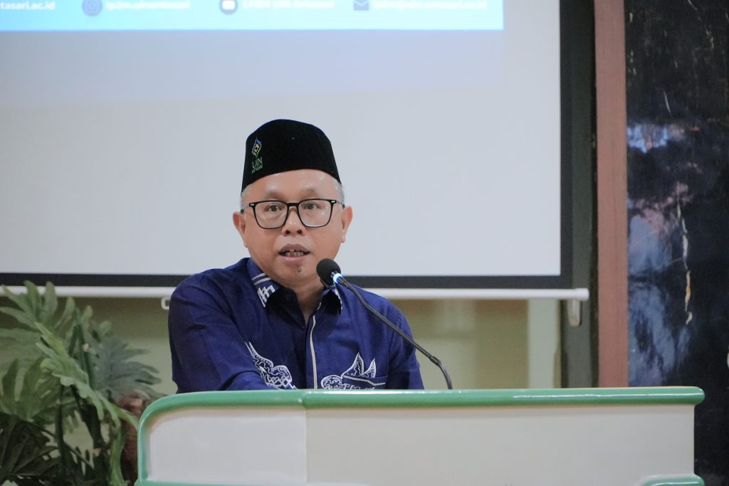 Dr. Irfan Noor, M.Hum. saat memberikan arahan (Foto:Humas)