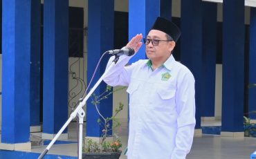 Dr. Muhdi, M.Ag. saat menjadi pembina apel, 27 Juli 2026.