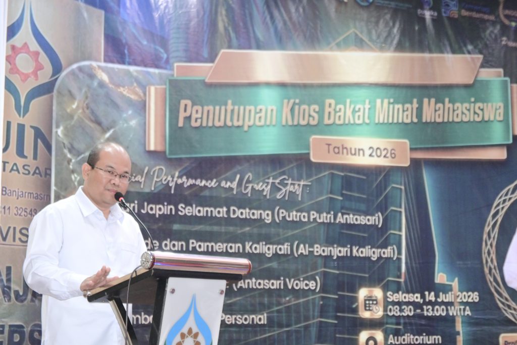 Dr. Taufik Hidayat, S.Psi., Psikolog, M.Kes. saat menyampaikan laporan (Foto:Humas)