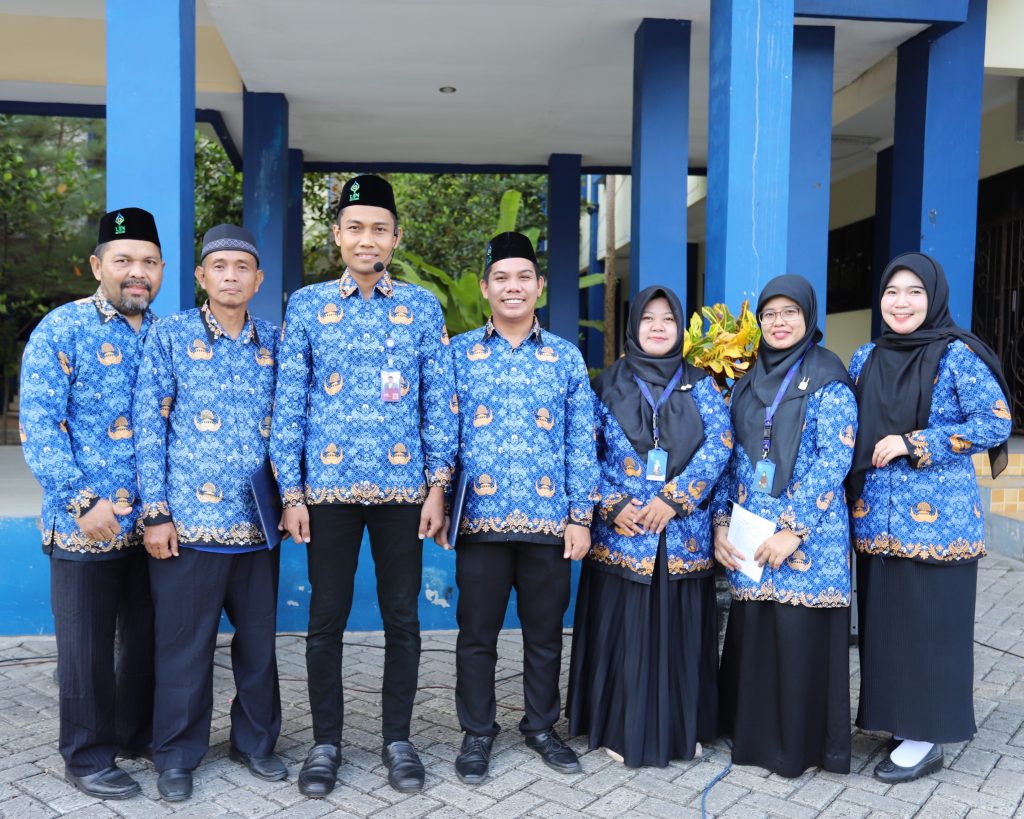 Foto bersama para petugas Apel (Foto:Humas/Rudy Hermawan)