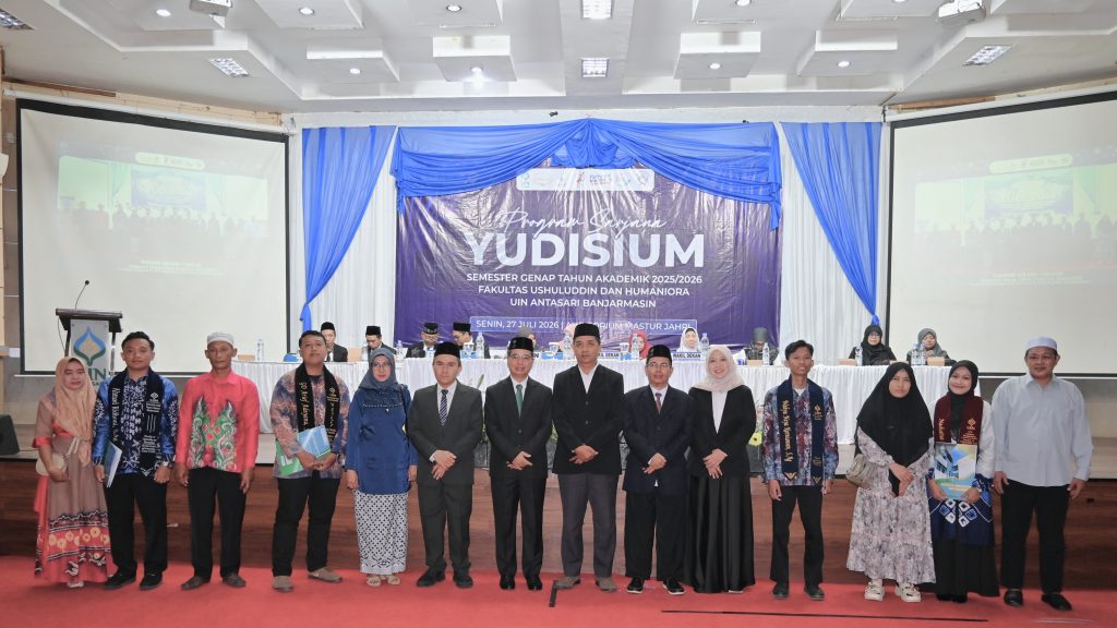 Foto bersama para yudisiawan terbaik.