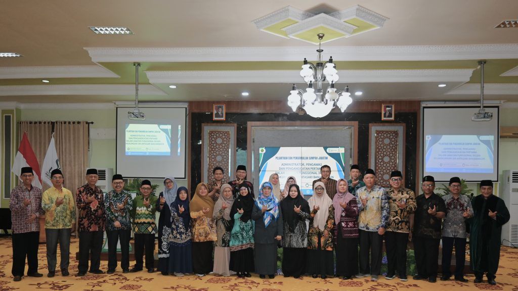 Foto bersama usai pelantikan (Foto:Humas/Jamal Ripani)