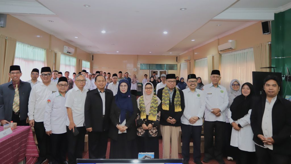 Foto bersama usai pembukaan.