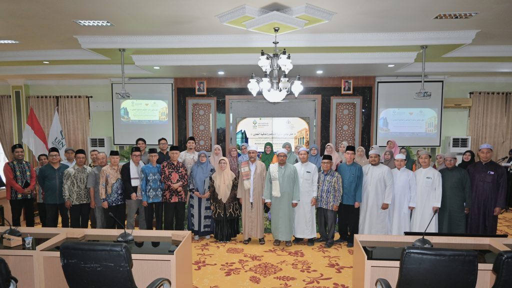 Foto bersama usai pembukaan.