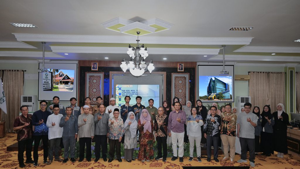 Foto bersama usai penutupan.