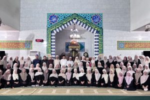 Foto bersama usai penutupan. Foto bersama usai penutupan.