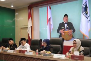 H. Ahmad Syarani, M.Ag. saat tampil bermadihin di video profil S-2 Ilmu Tasawuf UIN Antasari. H. Ahmad Syarani, M.Ag. saat tampil bermadihin di video profil S-2 Ilmu Tasawuf UIN Antasari.