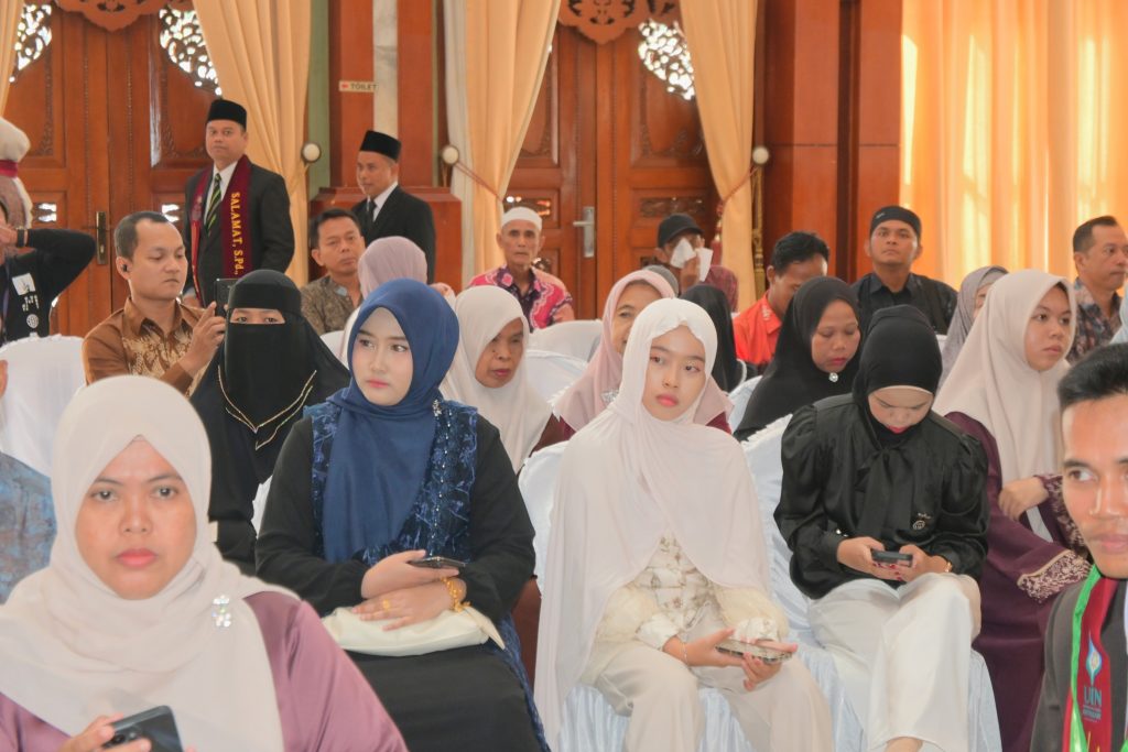 Keluarga yudisiawan saat memenuhi ruangan.