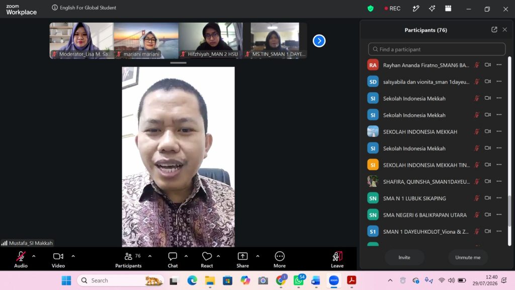 Mustafa, M.Pd. saat memberikan sambutan.