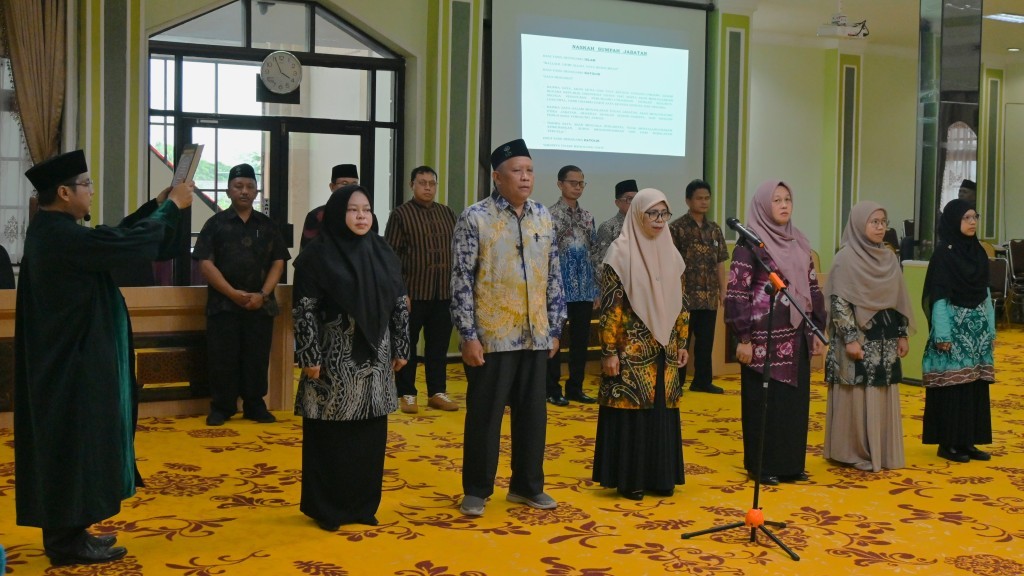 Para pejabat baru yang dilantik (Foto:Humas/Jamal Ripani)