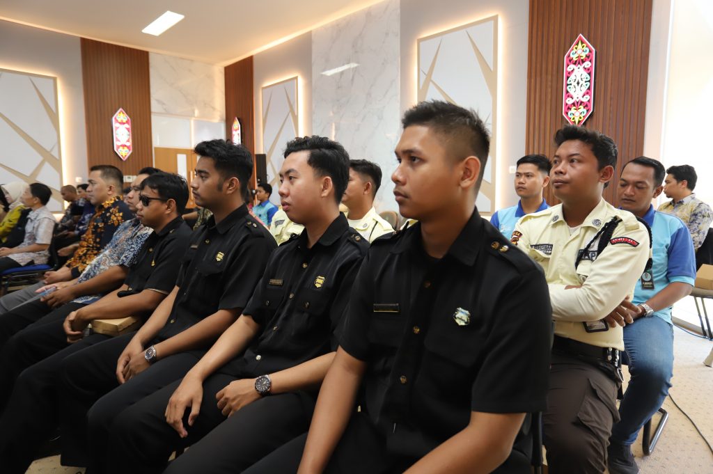 Para peserta saat serius mengikuti acara (Foto:Humas)