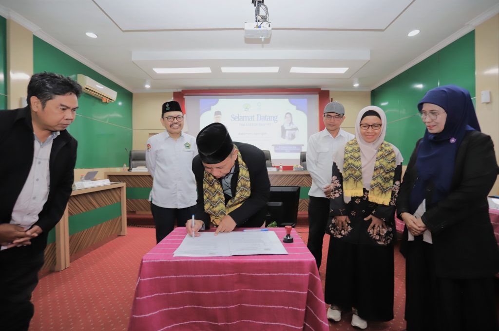 Penandatanganan berita acara.