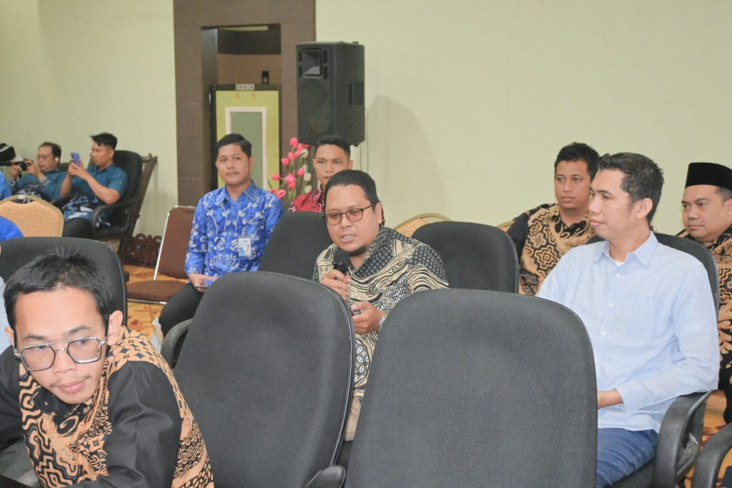Peserta saat memberikan tanggapan (Foto:Humas/Jamal Ripani)