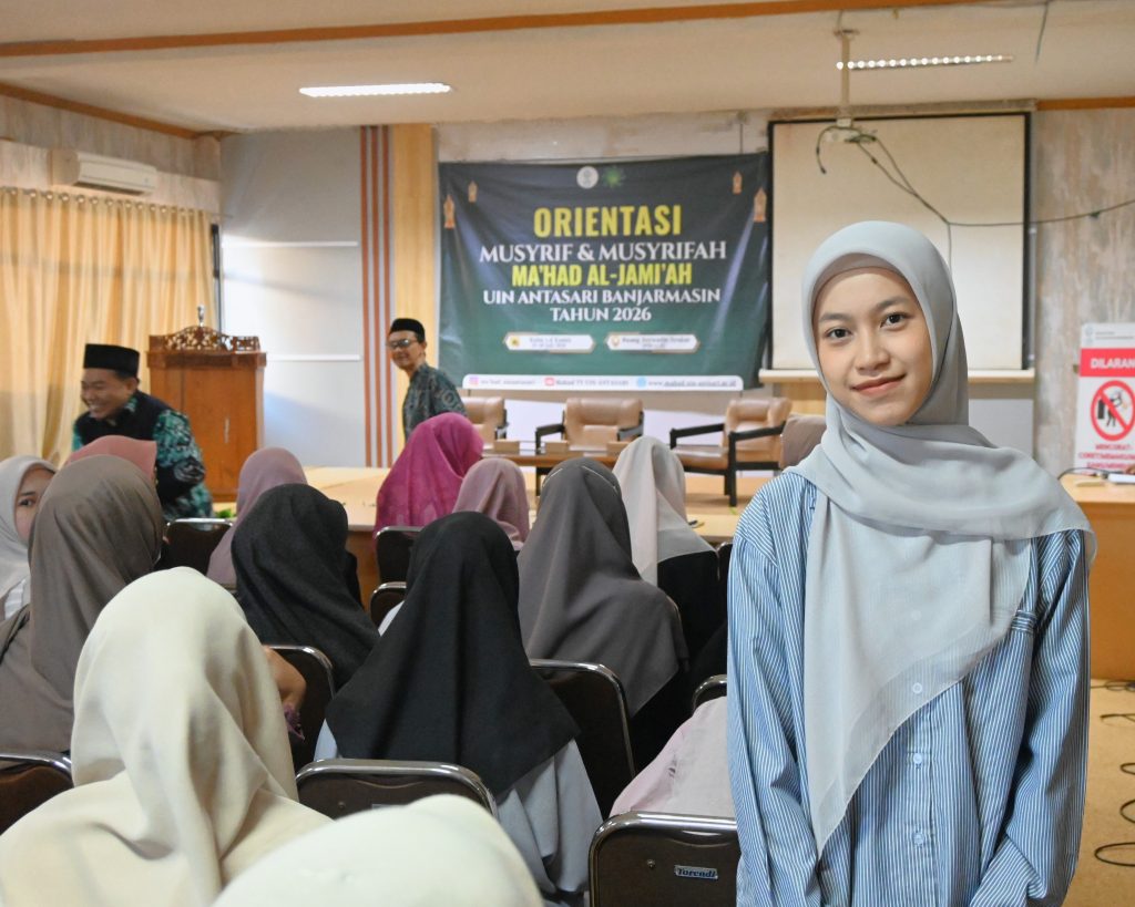 Raudatun Nazilah usai diwawancara Humas.