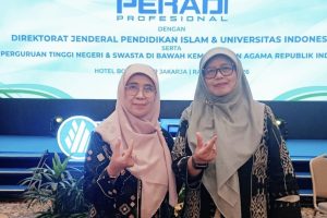 Rektor Prof. Dr. Hj. Nida Mufidah, M.Pd. saat berfoto bersama Dekan Prof. Dr. Hj. Wahidah, M.H.I. (Foto:Tim Fakultas Syariah) Rektor Prof. Dr. Hj. Nida Mufidah, M.Pd. saat berfoto bersama Dekan Prof. Dr. Hj. Wahidah, M.H.I. (Foto:Tim Fakultas Syariah)