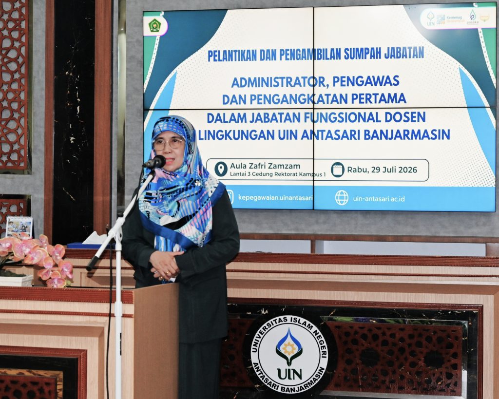 Rektor Prof. Dr. Hj. Nida Mufidah, M.Pd. saat memberikan sambutan (Foto:Humas/Jamal Ripani)