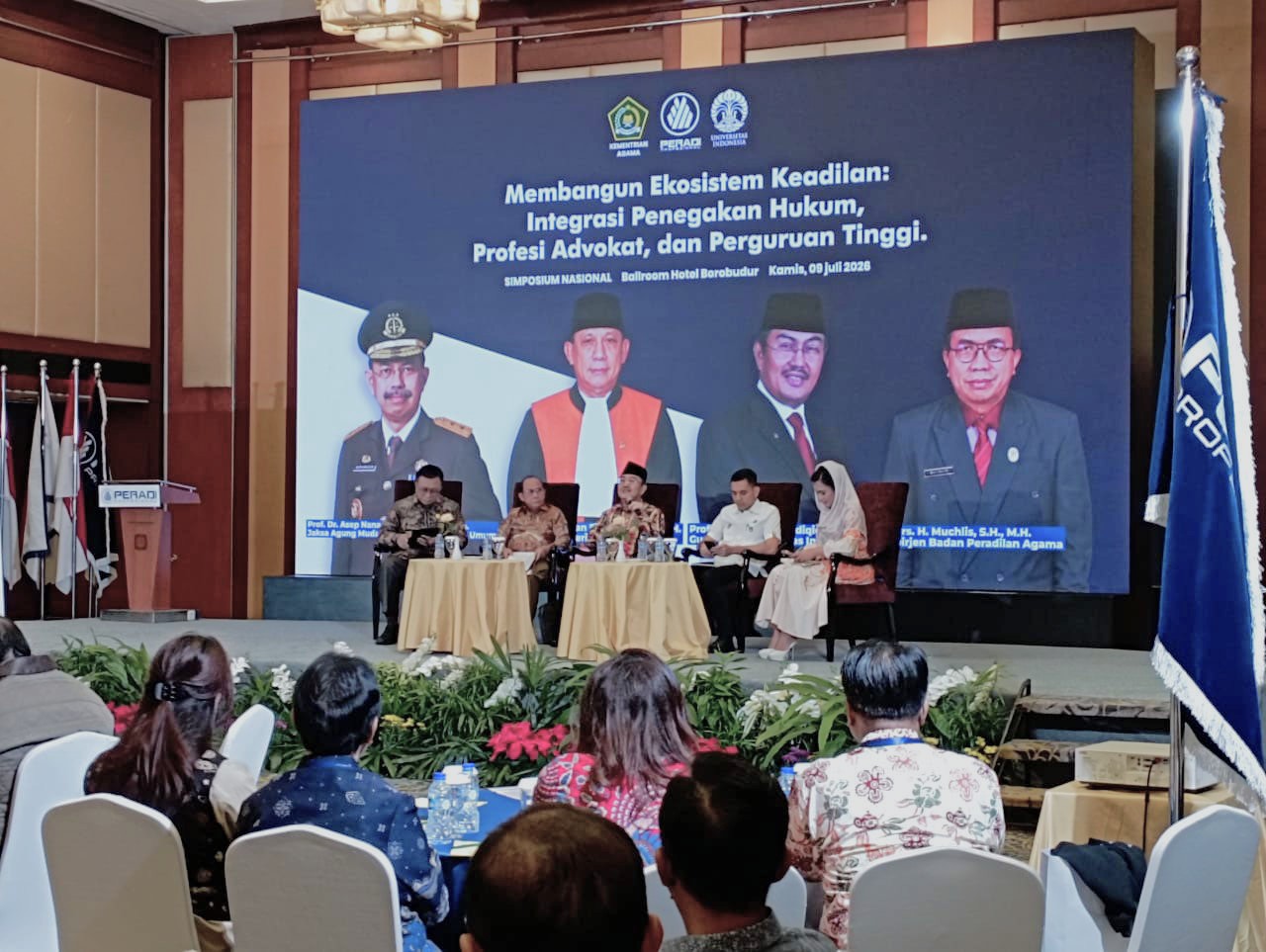 Suasana Simposium Nasional.