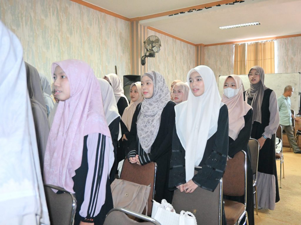 Suasana pembukaan.