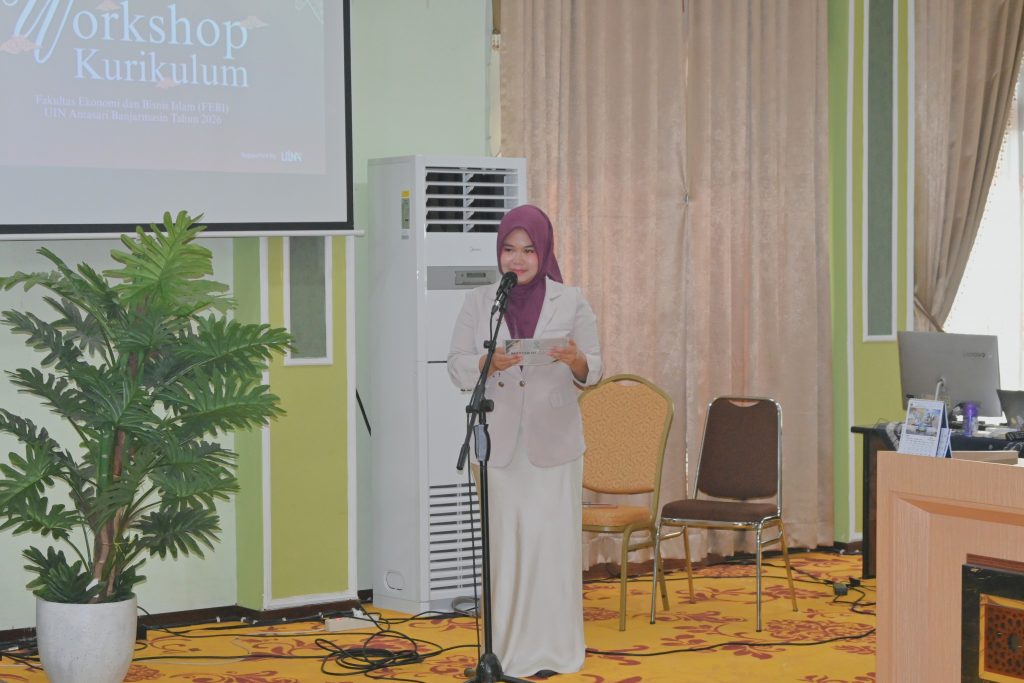 Syifa Aleyda Muhammad saat membawakan acara (Foto:Humas/Jamal Ripani)