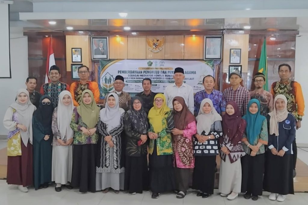 Tim Fakultas Syariah saat berfoto bersama.