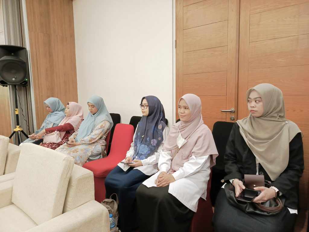 Tim UIN Antasari saat mendampingi Rektor (Foto:Humas)