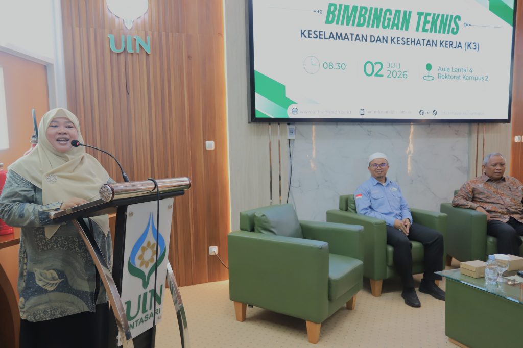 Wakil Rektor UIN Antasari Dr. Fatwiah Noor, Lc., M.Pd. saat membuka acara (Foto:Humas)