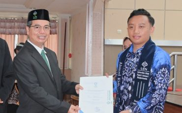 Yudisiawan Terbaik Ahmad Ridhoni, S.Ag.