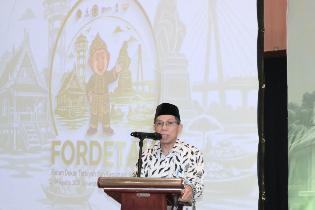 Dr. H. Hamdan, M.Pd. saat menyampaikan sambutan.