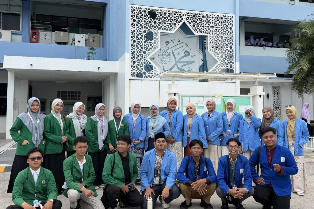 Foto bersama dengan Mahasiswa UIN Suska dan UIB.