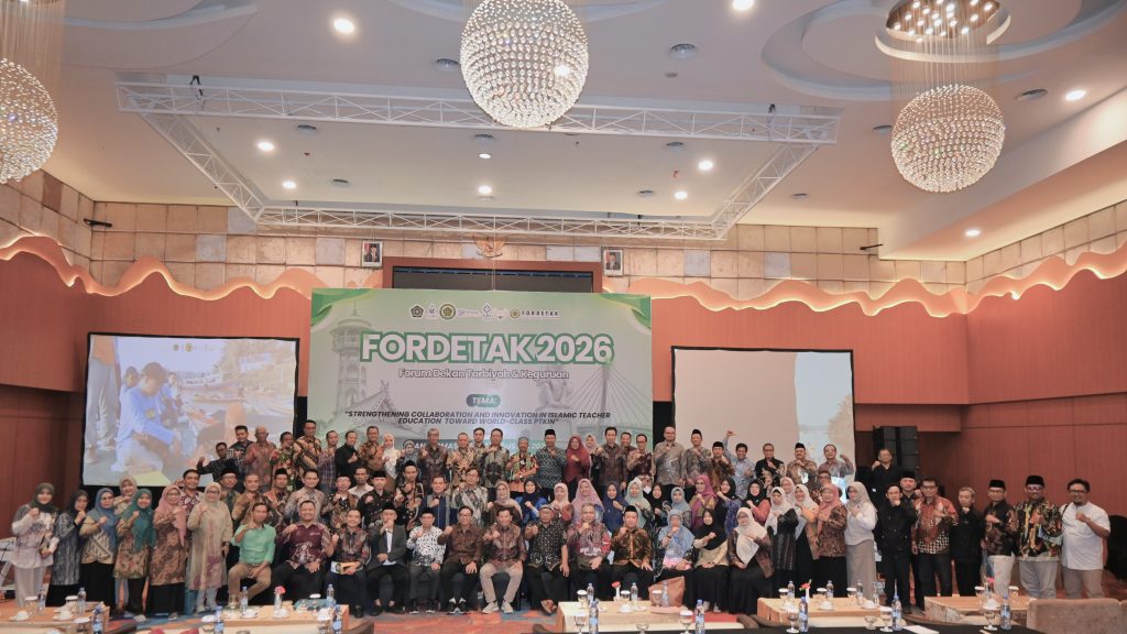 Foto bersama seluruh peserta se-Indonesia.