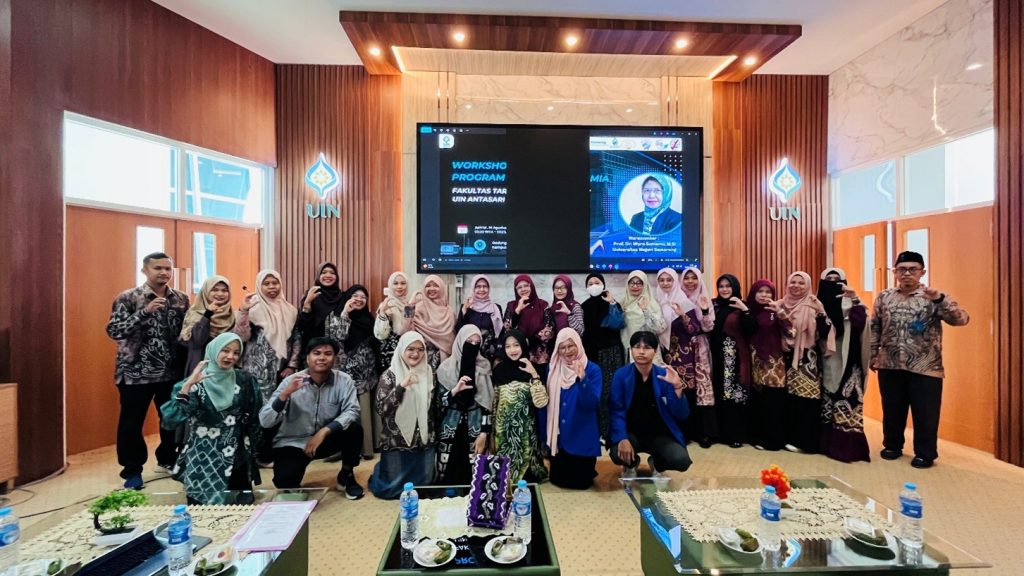Foto bersama usai pembukaan.