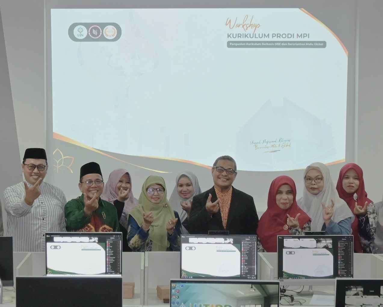 Foto bersama usai pembukaan.