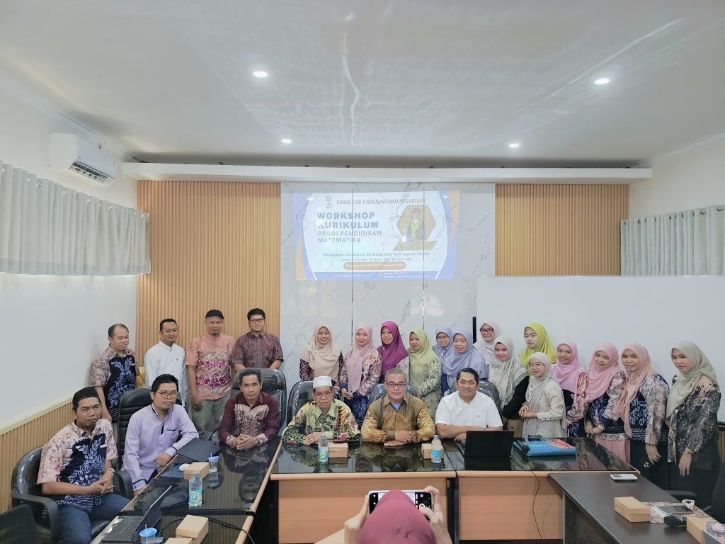 Foto bersama usai pembukaan.