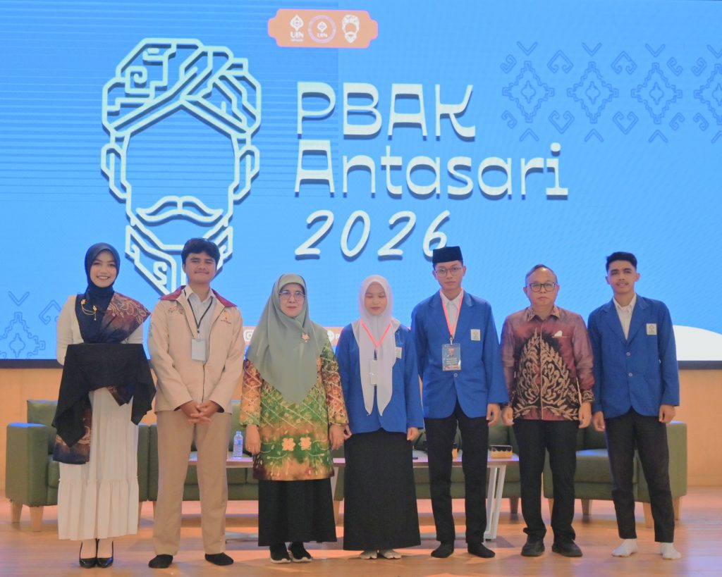 Foto bersama usai pembukaan PBAK.