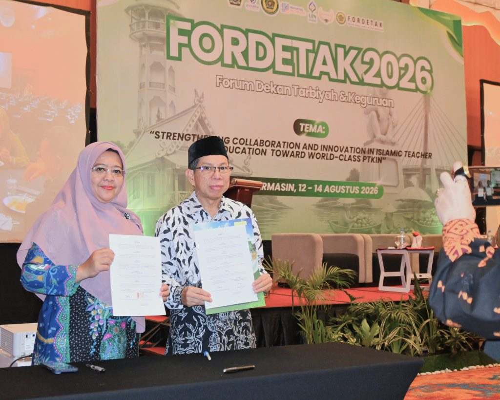 Foto bersama usai penandatanganan kerja sama.