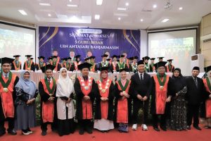 Foto bersama usai pengukuhan.