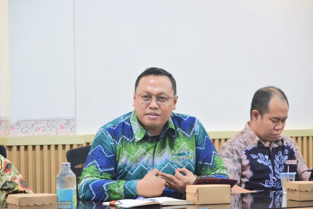 Jamal Syarif, M.Ag. saat menyampaikan laporan.